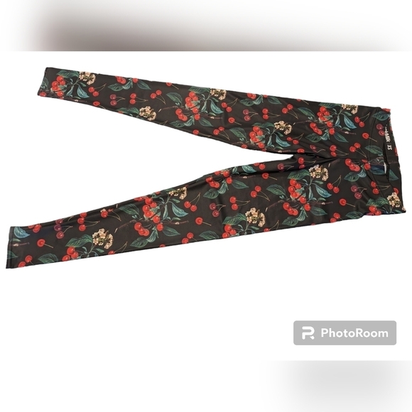 BLACKMILK Wild Cherry MF Leggings Size XS - Picture 7 of 7
